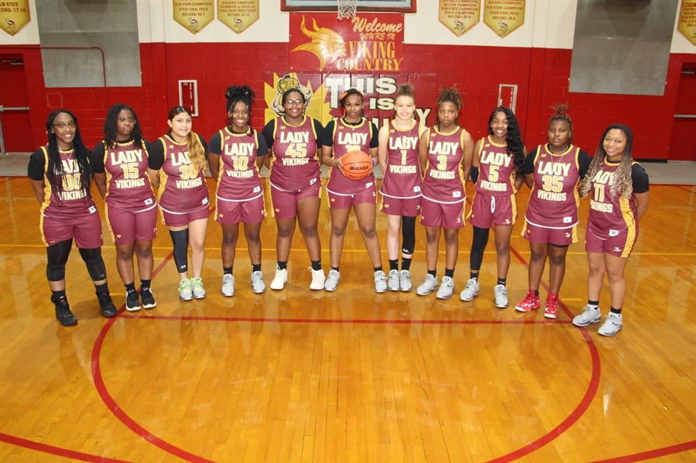 22/23 Girls Varsity Basketball Team Photo